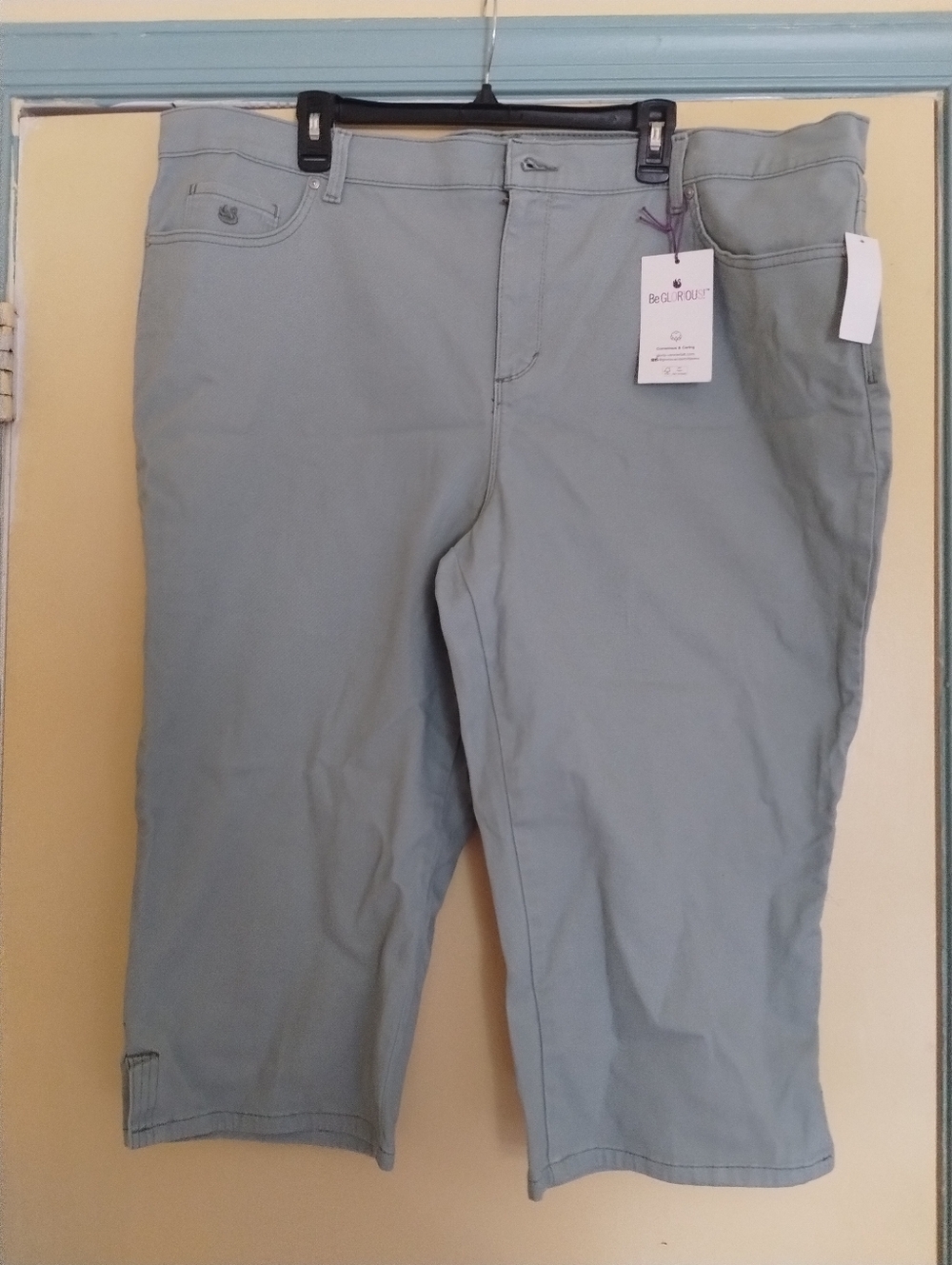 Women's Light Sage Capri Jeans